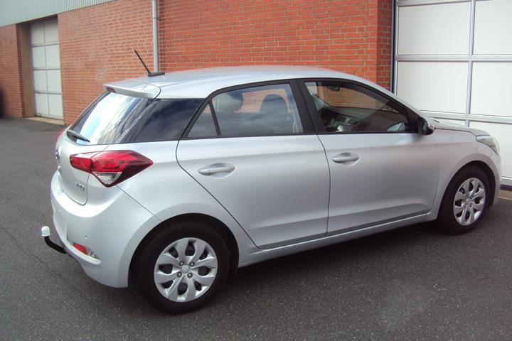 Sølv Hyundai i20 fra 2018