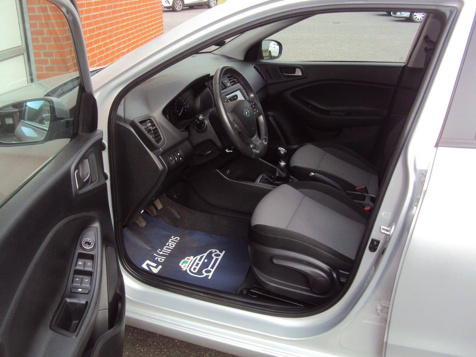 Sølv Hyundai i20 fra 2018