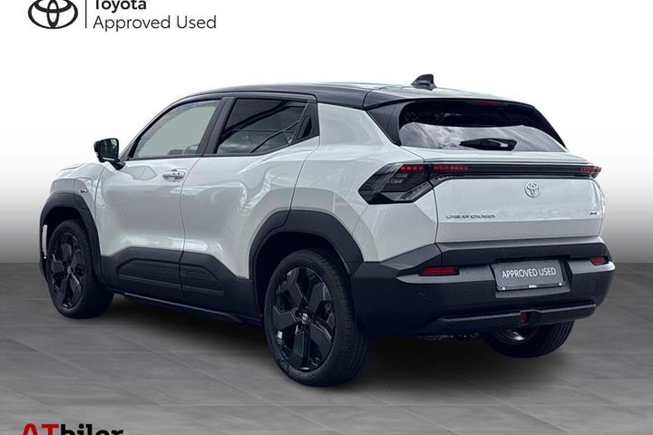 Hvid Toyota Urban Cruiser fra 2025