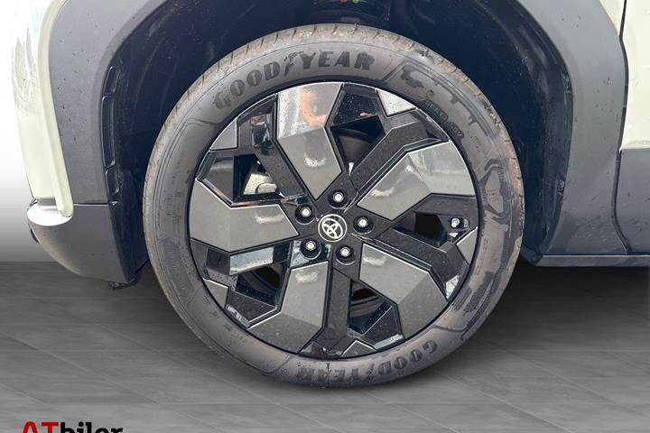 Hvid Toyota Urban Cruiser fra 2025