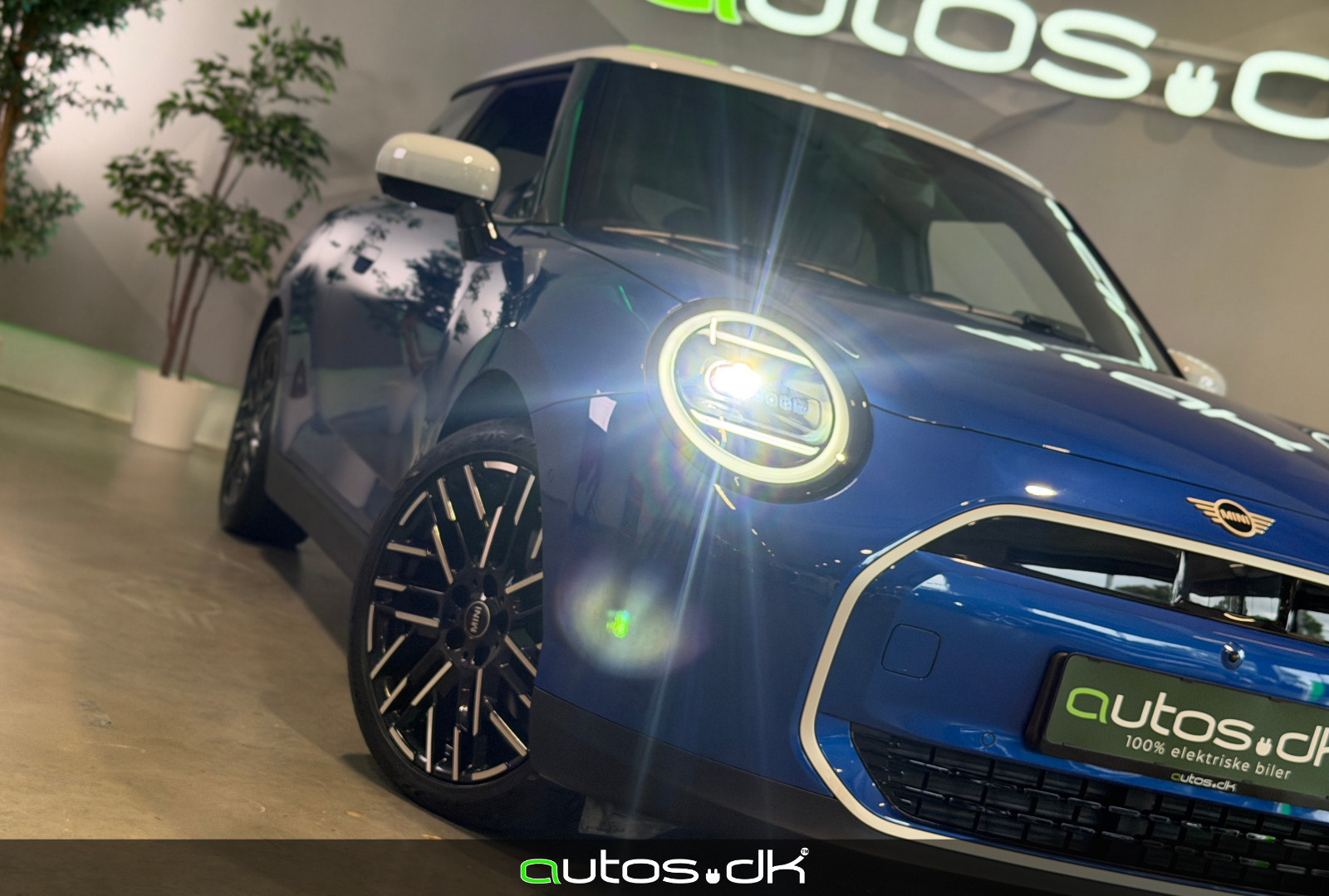 Blå Mini Cooper SE fra 2024