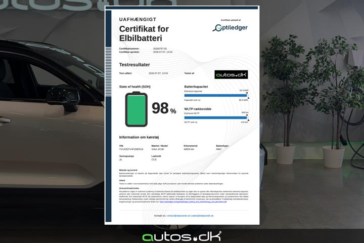 Beige Volvo XC40 fra 2023