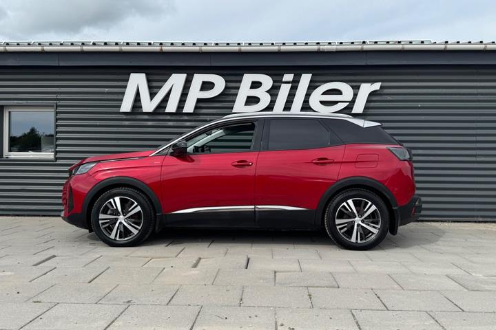 Rød Peugeot 3008 fra 2021