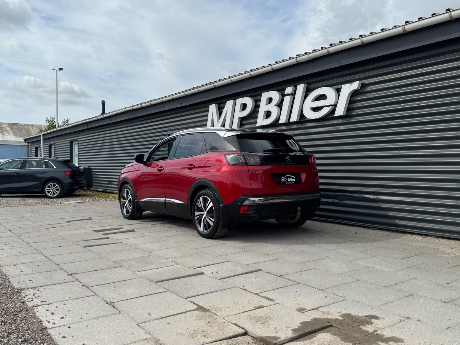 Rød Peugeot 3008 fra 2021