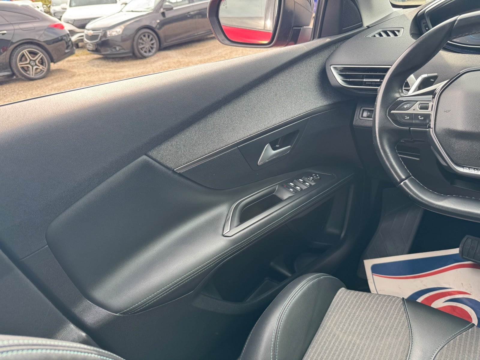 Rød Peugeot 3008 fra 2021