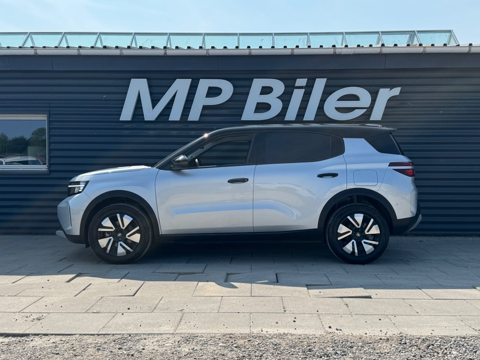 Sølv Opel Frontera fra 2025