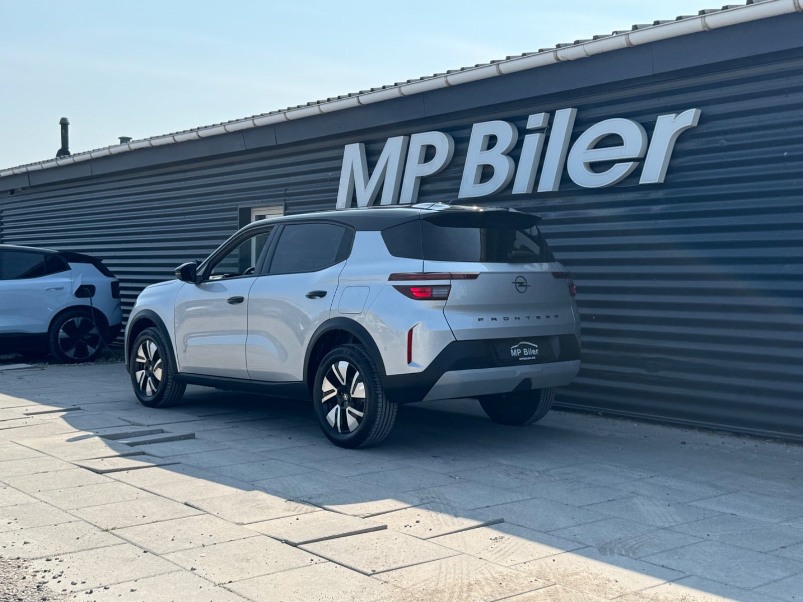Sølv Opel Frontera fra 2025