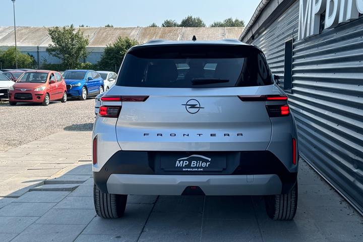 Sølv Opel Frontera fra 2025