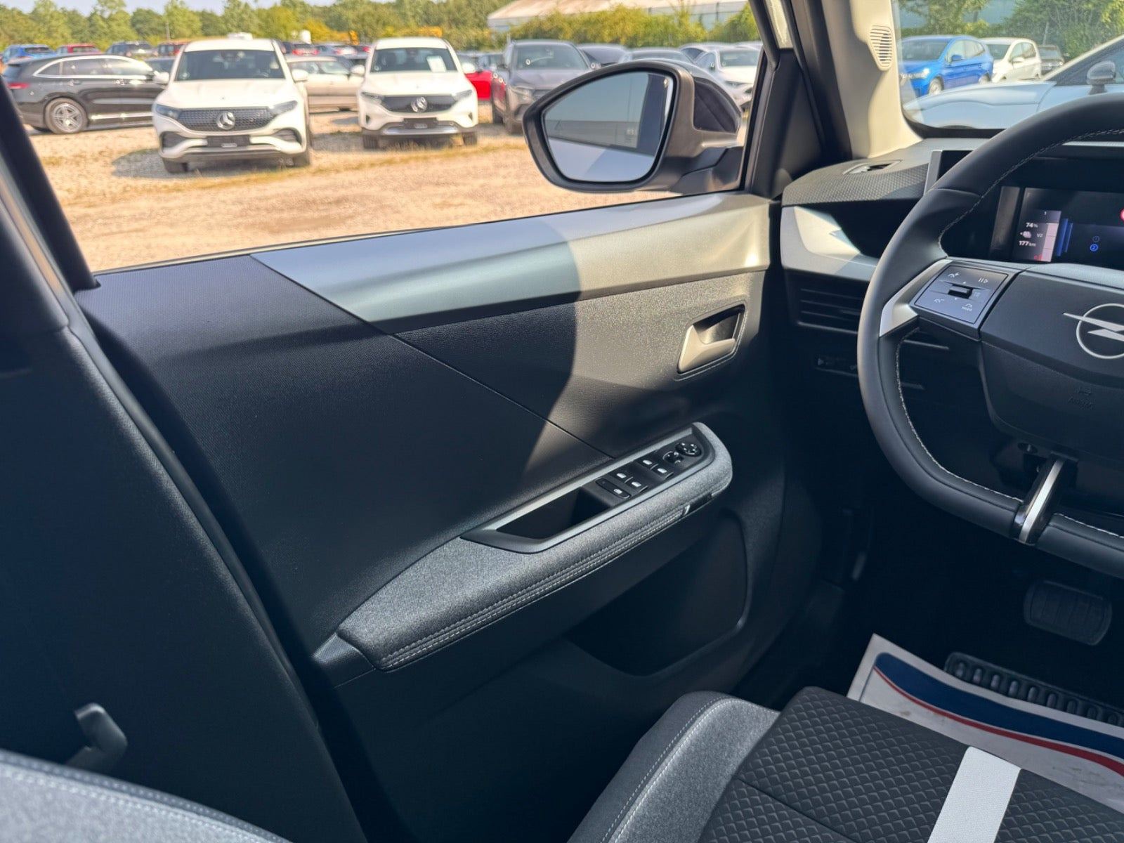 Sølv Opel Frontera fra 2025