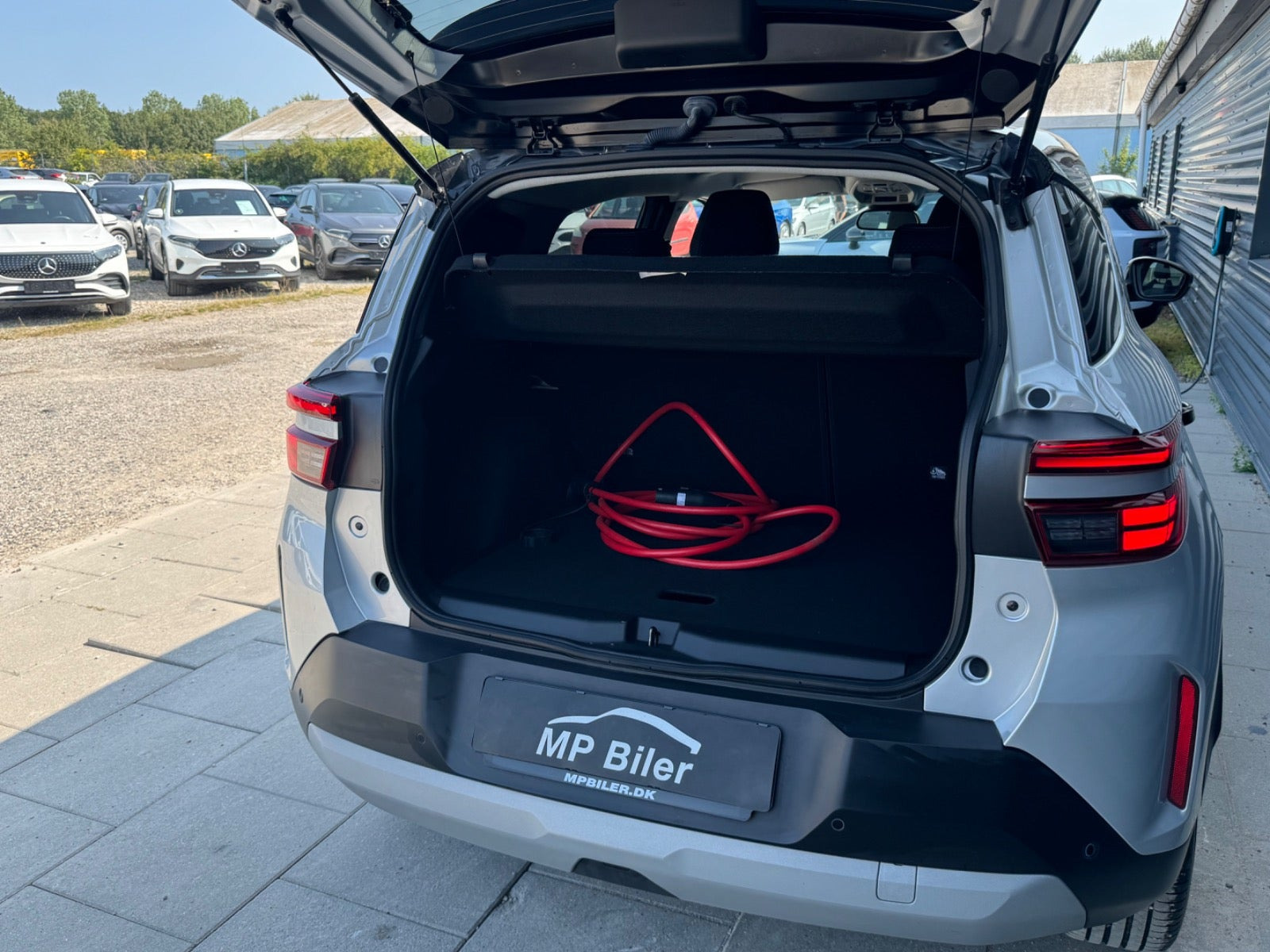 Sølv Opel Frontera fra 2025