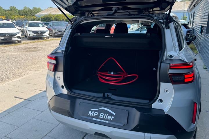 Sølv Opel Frontera fra 2025