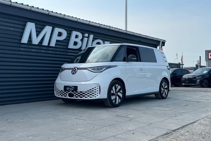 Hvid VW ID.Buzz fra 2024 set udefra