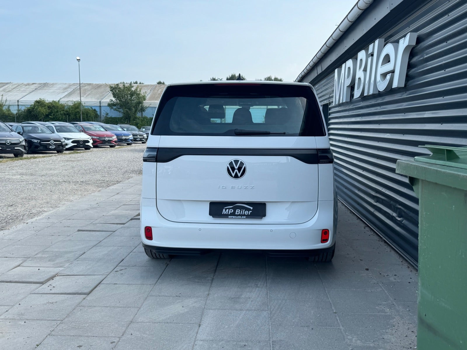 Hvid VW ID.Buzz fra 2024