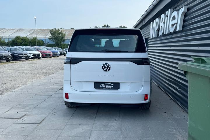 Hvid VW ID.Buzz fra 2024