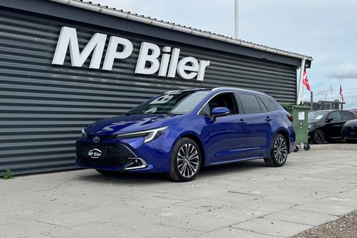 Blå Toyota Corolla fra 2023