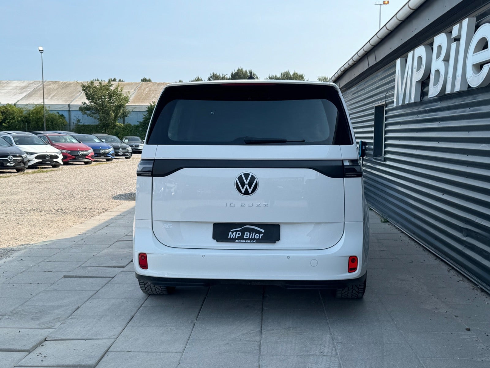 Hvid VW ID.Buzz fra 2024