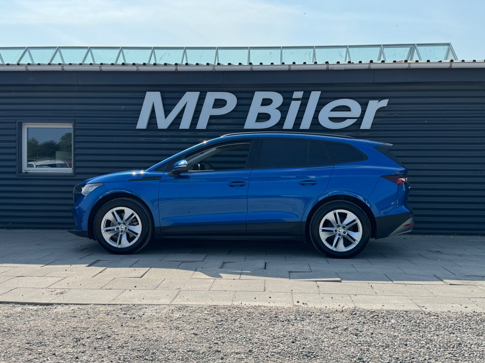 Blå Skoda Enyaq fra 2024