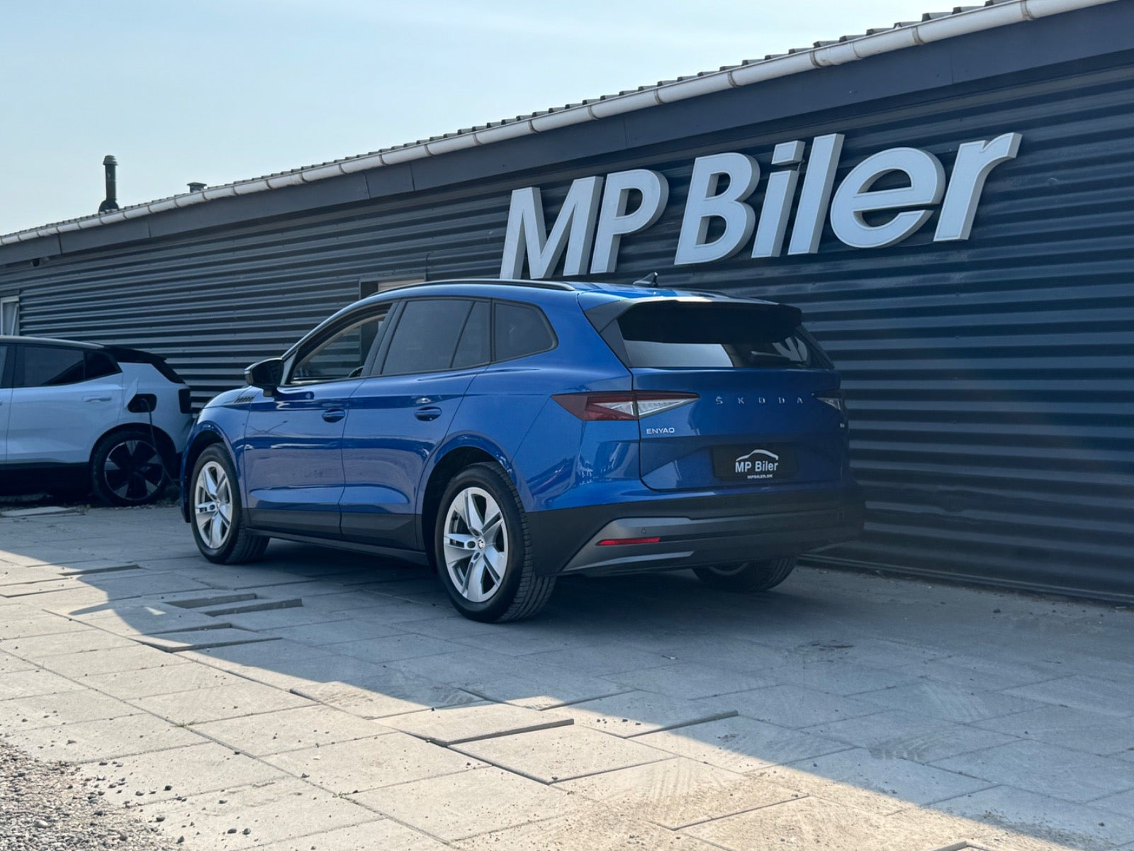 Blå Skoda Enyaq fra 2024