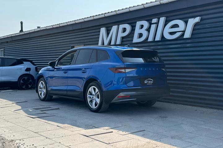 Blå Skoda Enyaq fra 2024