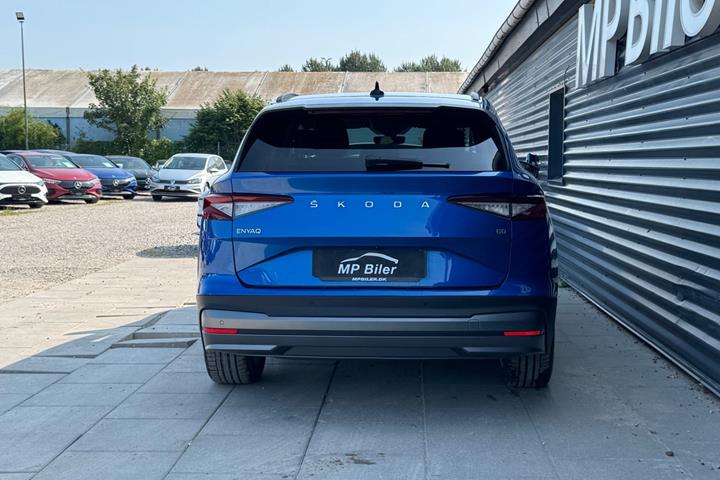 Blå Skoda Enyaq fra 2024