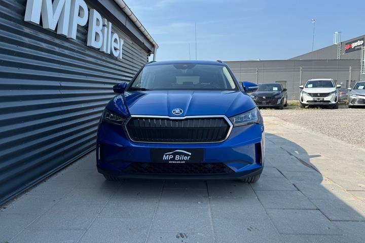 Blå Skoda Enyaq fra 2024