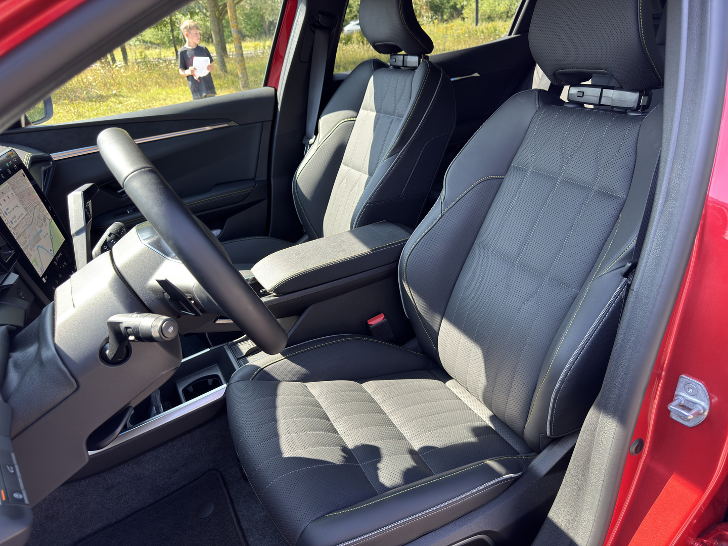 Rød Renault Scenic E-Tech fra 2025