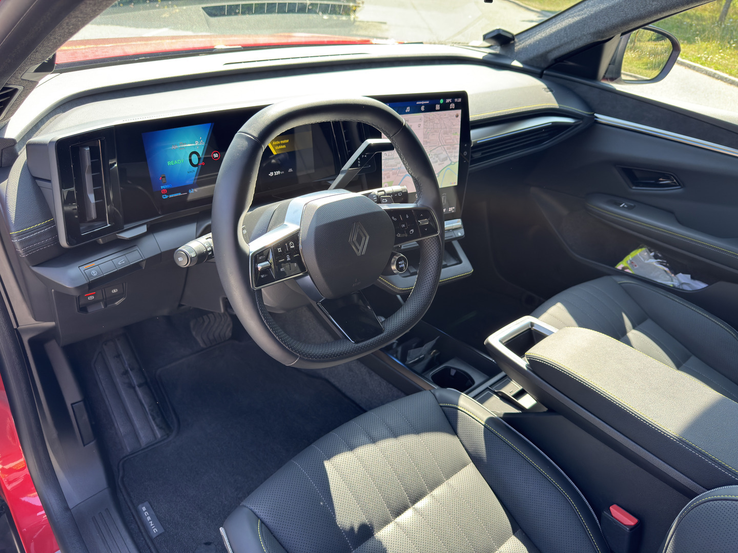 Rød Renault Scenic E-Tech fra 2025