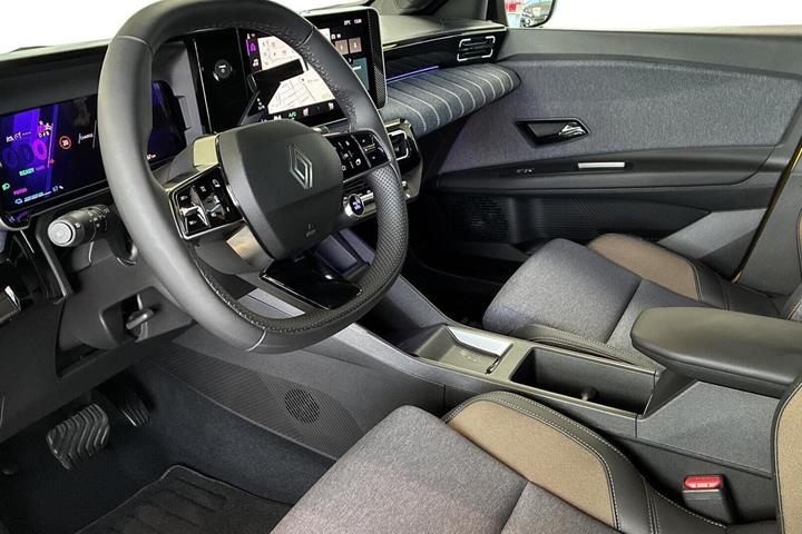 Gul Renault 5 E-Tech fra 2025
