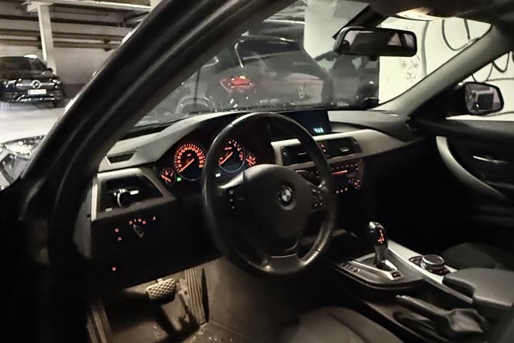 Grå BMW 3-Serie fra 2016