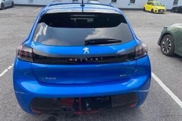 Blå Peugeot e-208 fra 2022