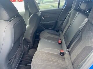 Blå Peugeot e-208 fra 2022