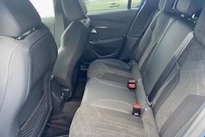 Blå Peugeot e-208 fra 2022