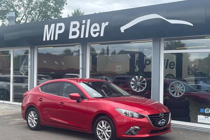 Rød Mazda 3 fra 2015