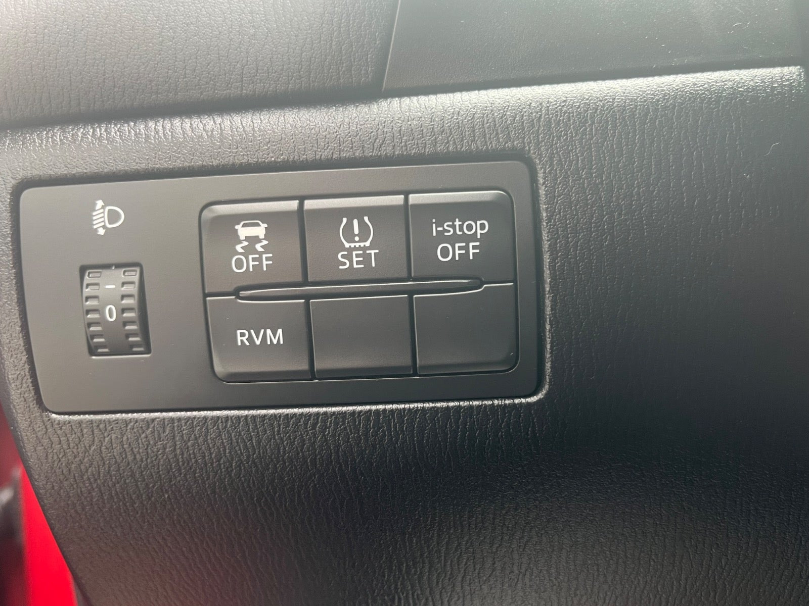 Rød Mazda 3 fra 2015
