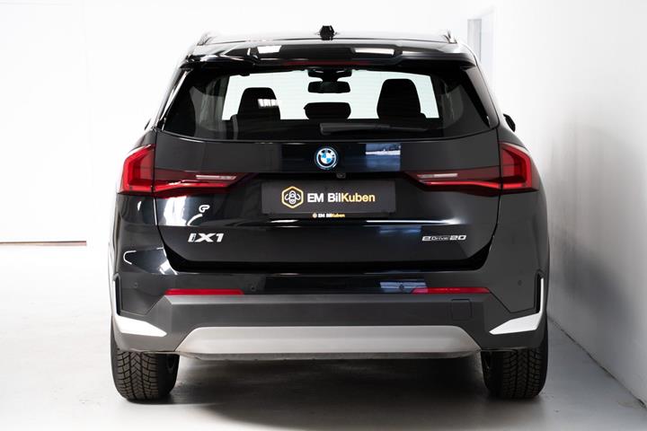 undefined BMW iX1 fra 2025
