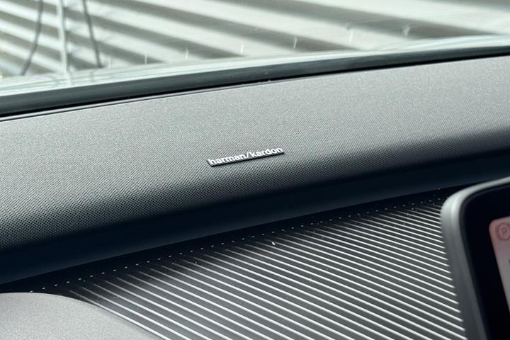 Grå Volvo EX30 fra 2024