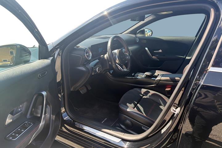 Sort Mercedes A250 e fra 2021