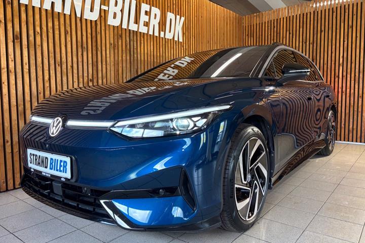 Blå VW ID.7 fra 2025 set udefra