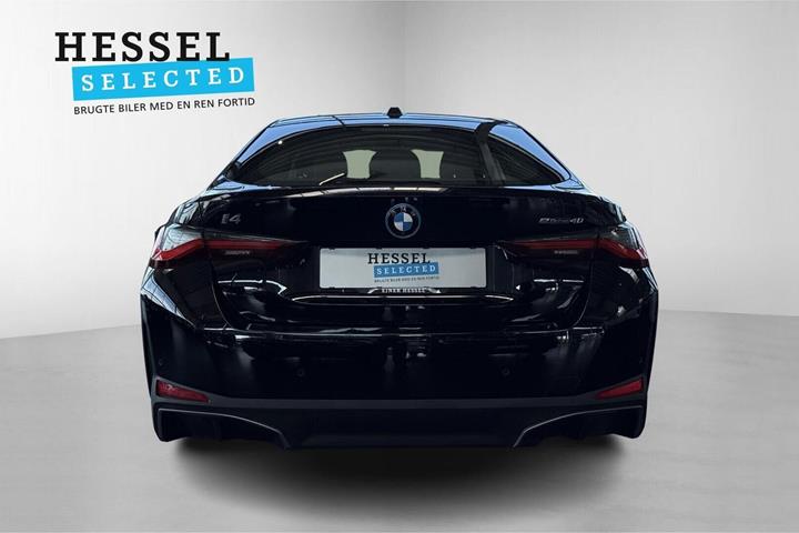 Sort BMW i4 fra 2023