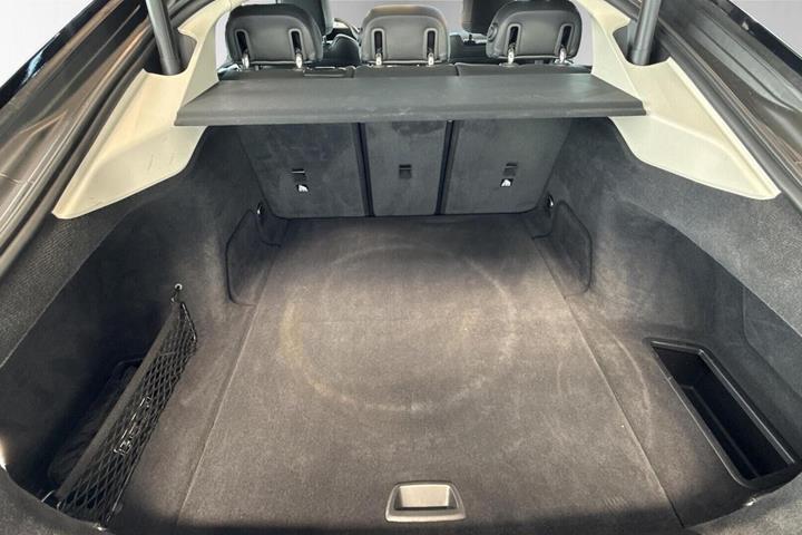 Sort BMW i4 fra 2023