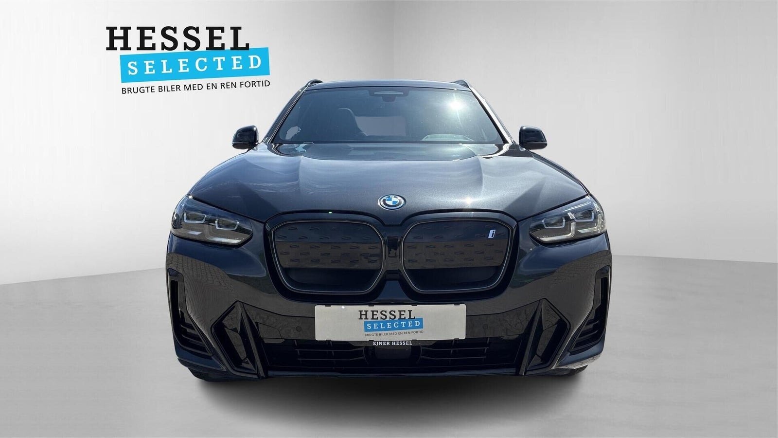 Grå BMW iX3 fra 2023