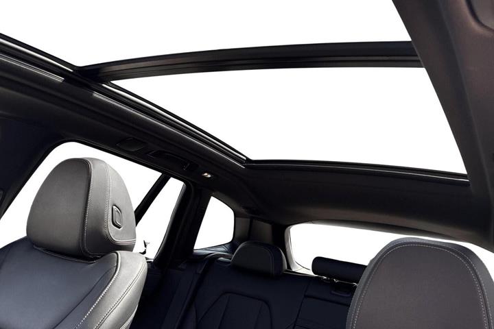 Grå BMW iX3 fra 2023