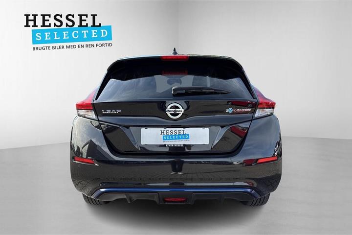 Sort Nissan Leaf fra 2022