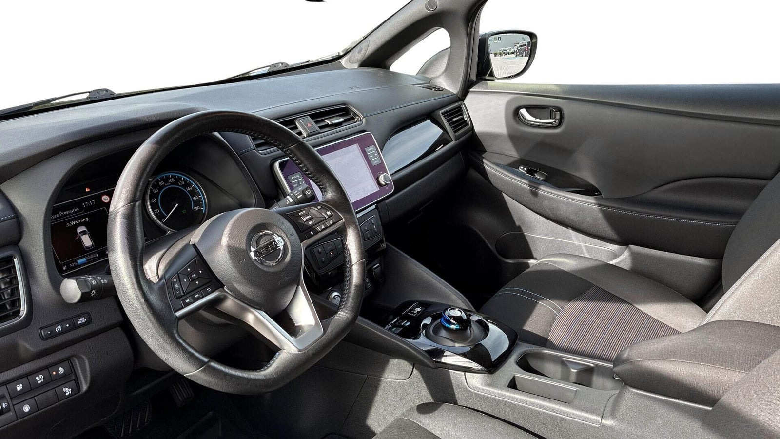 Sort Nissan Leaf fra 2022
