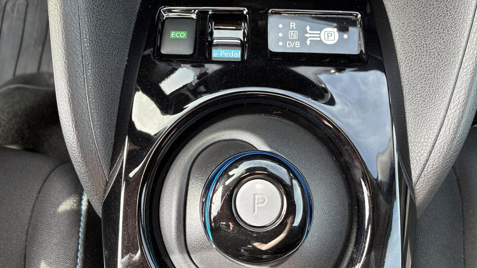 Sort Nissan Leaf fra 2022