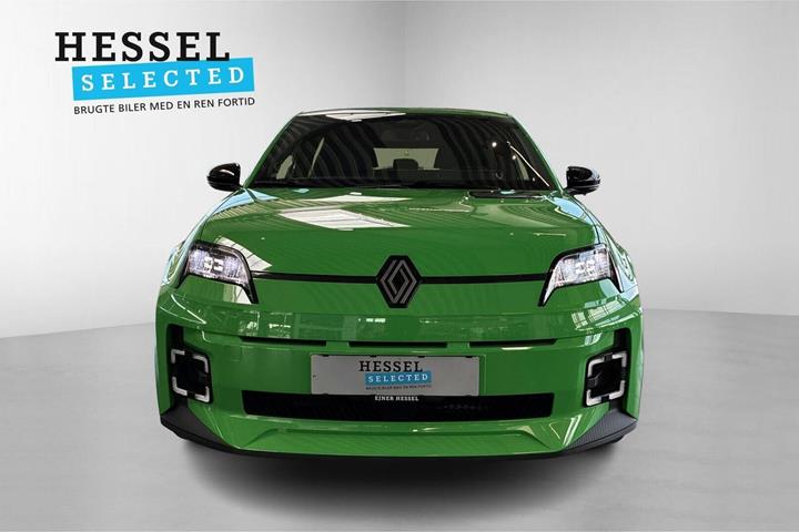 Grøn Renault 5 E-Tech fra 2025