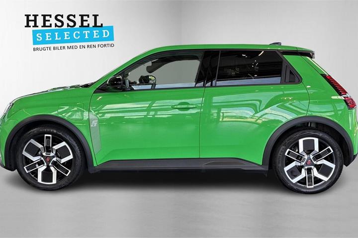 Grøn Renault 5 E-Tech fra 2025