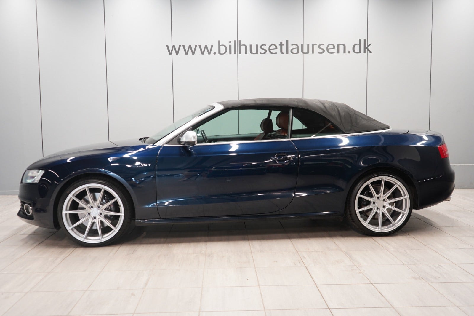 Blå Audi S5 fra 2011