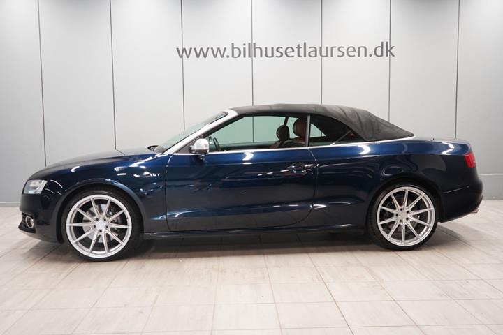 Blå Audi S5 fra 2011