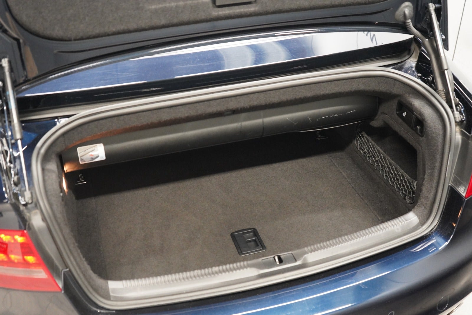 Blå Audi S5 fra 2011